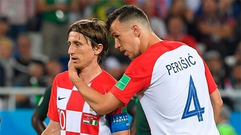 Perisic xin phép Modric trước khi gia nhập Tottenham