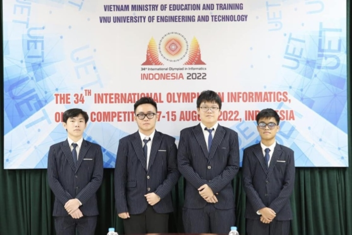 Cả 4 học sinh Việt Nam dự Olympic Tin học quốc tế đều giành huy chương - 1