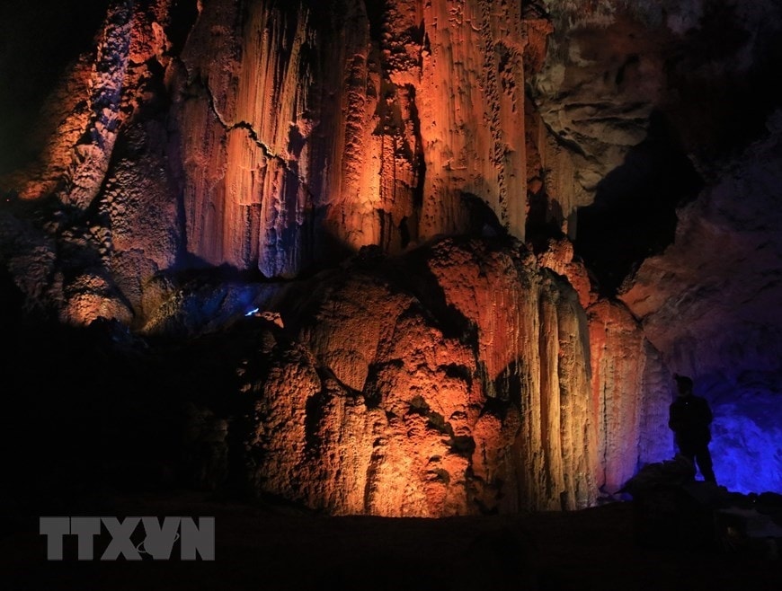 Nguom Ngao Cave - nature's masterpiece in Cao Bang province hinh anh 1