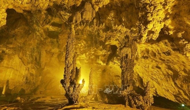 Nguom Ngao Cave - nature's masterpiece in Cao Bang province hinh anh 5