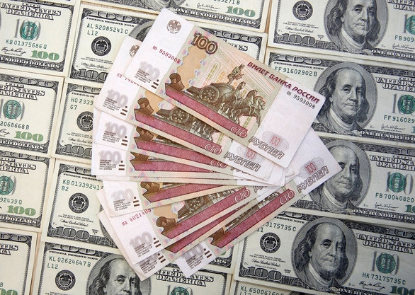 Đồng rúp của Nga tăng cao kỷ lục - Ảnh 1.