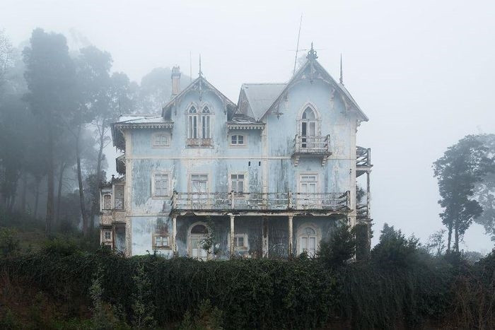 Lâu đài bỏ hoang ở Bồ Đào Nha.