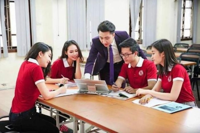 Sinh viên Đại học Ngoại thương Hà Nội.