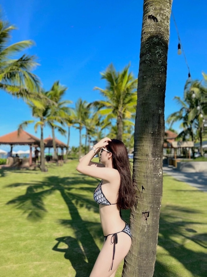 Nữ tuyển thủ Việt Nam tung ảnh bikini quyến rũ gây sốt mạng xã hội - 2