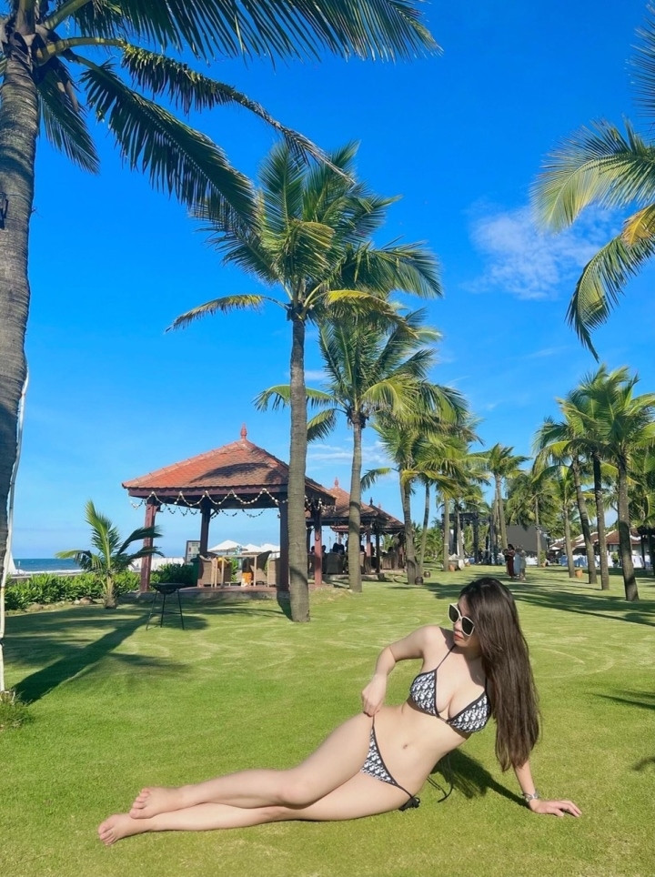 Nữ tuyển thủ Việt Nam tung ảnh bikini quyến rũ gây sốt mạng xã hội - 3