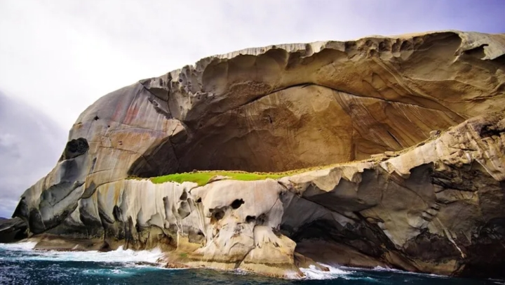 Hòn đảo Đầu lâu bí ẩn: Nơi du khách chỉ được ngắm chứ không thể đặt chân đến - 6