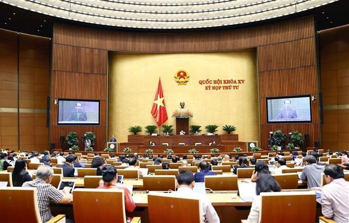 Ngày 22/10, Quốc hội thảo luận về một số nội dung còn ý kiến khác nhau của dự án Luật Thực hiện dân chủ ở cơ sở. Ảnh: Doãn Tấn/TTXVN.