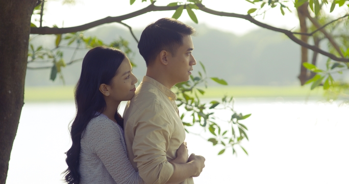 Phim do Quang Sự, Lê Hạ Anh đóng chính lên Netflix - Ảnh 1.