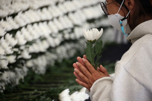 Thảm kịch giẫm đạp ở Seoul: Vì sao có đến 98 cô gái trẻ thiệt mạng? - Ảnh 1.