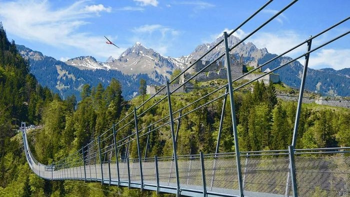 Cầu treo Highline179 mang hình tượng kết nối vẻ đẹp thiên nhiên với lịch sử, văn hóa của nước Áo. 