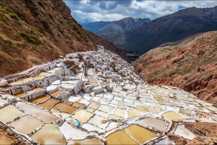 Các ao muối cổ Maras là một trong những điểm tham quan độc đáo ở Peru.