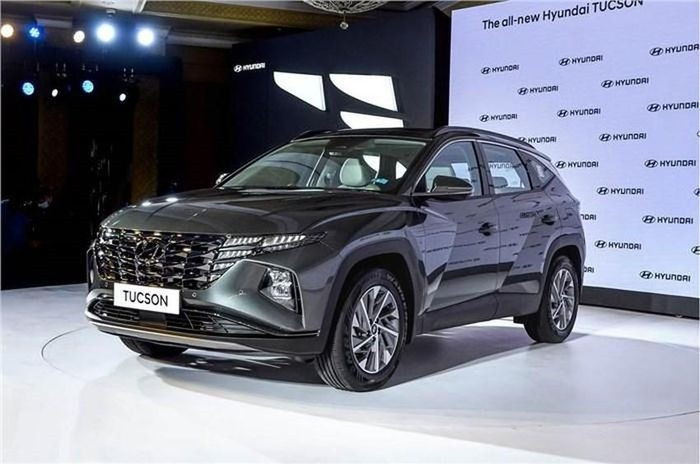 Hyundai cũng điều chỉnh giá cho bộ ba xe gầm cao của hãng. 