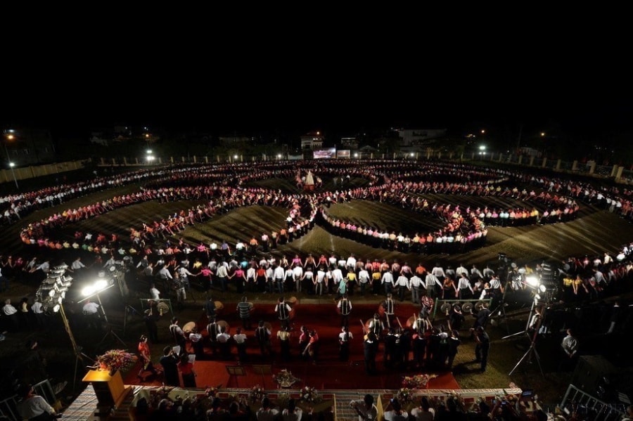 Developing Vietnamese culture imbued with national identity hinh anh 3