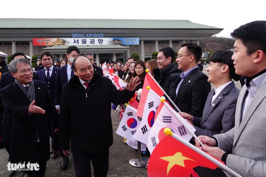 Chủ tịch nước Nguyễn Xuân Phúc đến Seoul, bắt đầu chuyến thăm Hàn Quốc - Ảnh 4.