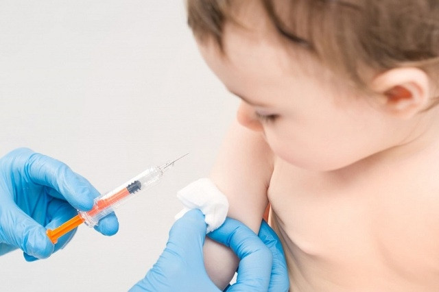 Sau khi sinh 3 ngày, trẻ phải được tiêm vaccin BCG phòng lao vì việc tiêm muộn sẽ làm tăng nguy cơ nhiễm bệnh.