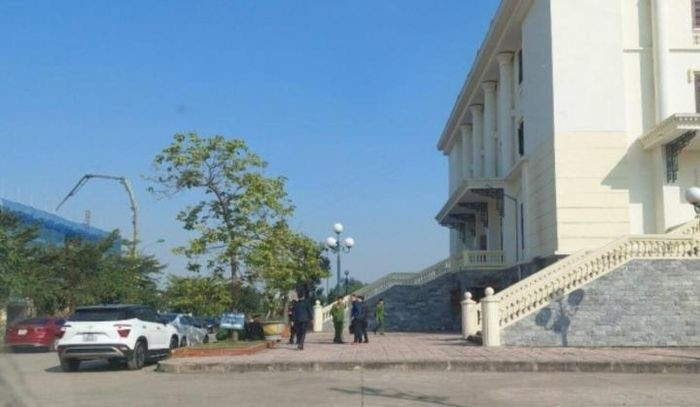 Lực lượng chức năng tỉnh Bắc Giang đang phong tỏa hiện trường, điều tra, làm rõ vụ việc.