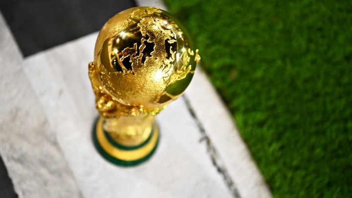 Cúp vô địch World Cup chứa 5kg vàng, giá trị hàng tỷ đồng - 2