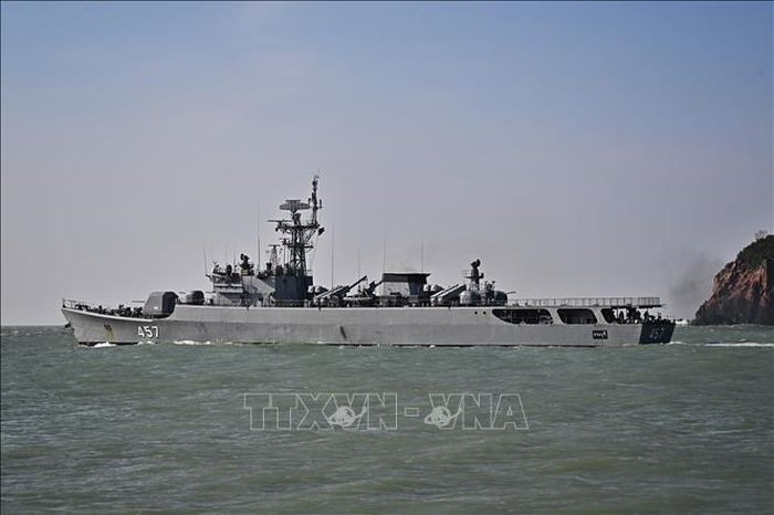 Tàu HTMS Kraburi tham gia chiến dịch tìm kiếm các thủy thủ trong vụ đắm tàu hải quân, ngày 19/12/2022. Ảnh: AFP/TTXVN