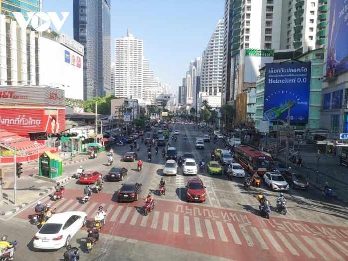 Ngã tư Asok gần Trung tâm thương mại Terminal 21 trên đường Sukhumvit - một điểm đến thu hút nhiều du khách nước ngoài tới, Bangkok, Thái Lan. (Ảnh: VOV Bangkok)