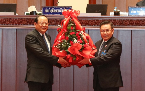 Thủ tướng Lào xin nghỉ hưu, bầu phó thủ tướng lên thay - Ảnh 1.