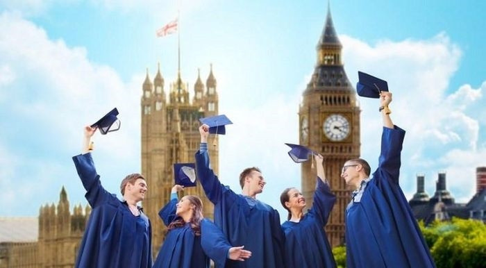 Chính phủ Anh bỏ kế hoạch hạn chế sinh viên quốc tế vào những trường đại học không thuộc top đầu.
