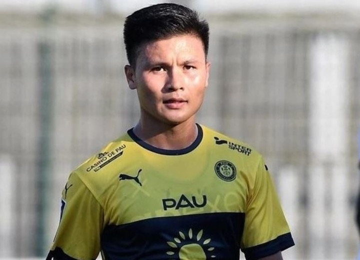 Quang Hải tiếp tục ngồi dự bị khi trở về Pau FC - 1