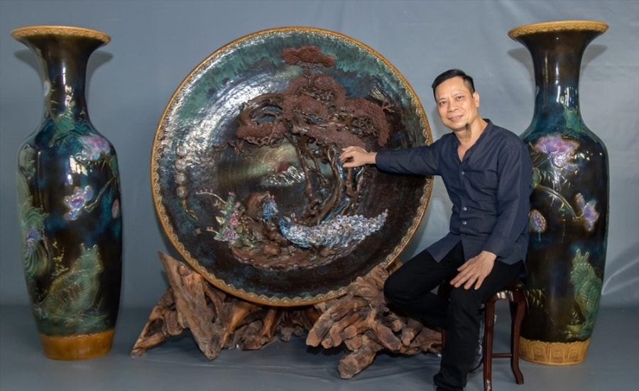 Ceramic artisan Nguyen Hung sets two Guinness records hinh anh 5