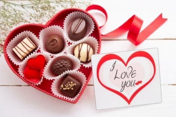 Đứng đầu danh sách những món quà Valentine ý nghĩa tặng người yêu là chocolate.