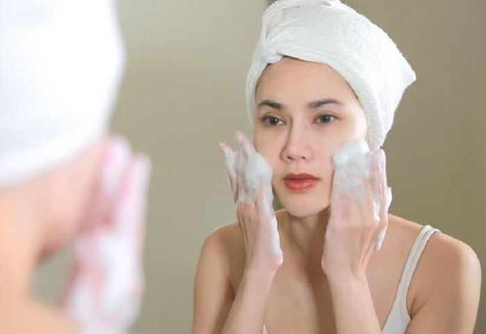 Làm sạch da là bước không thể thiếu, dù bạn sở hữu làn da nào.