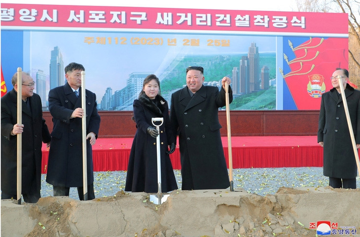 Ông Kim Jong Un chỉ đạo xây con đường đặc biệt, huy động 100.000 thanh niên tình nguyện tham gia - Ảnh 1.