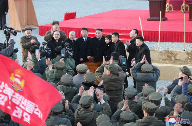 Ông Kim Jong Un chỉ đạo xây con đường đặc biệt, huy động 100.000 thanh niên tình nguyện tham gia - Ảnh 2.