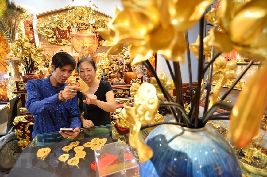 Vietnamese artisan breathes new soul into Bodhi leaves hinh anh 1