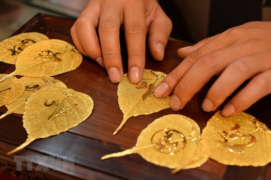 Vietnamese artisan breathes new soul into Bodhi leaves hinh anh 2