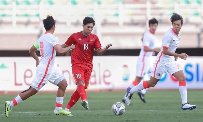 Đinh Xuân Tiến (số 18) là nhân tố quan trọng ở tuyến giữa U20 Việt Nam.
