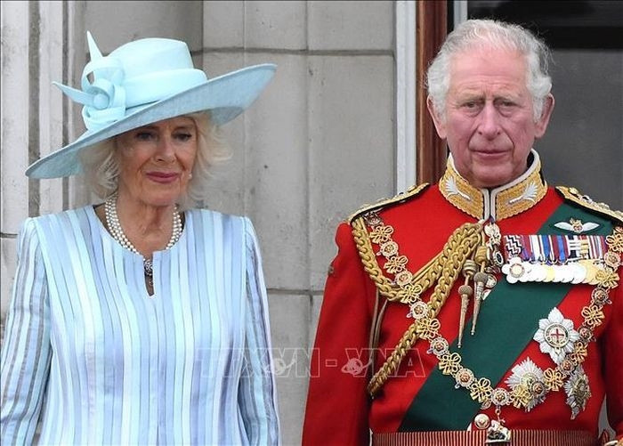 Vua Charles III và Hoàng hậu Camilla tại Cung điện Buckingham, London, Anh. Ảnh: AFP/TTXVN