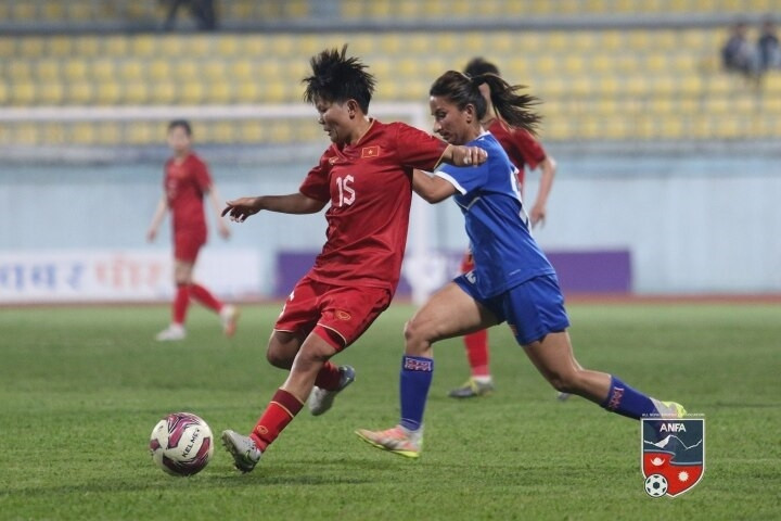 Đội tuyển bóng đá nữ Việt Nam nhận thưởng nửa tỷ đồng - 1