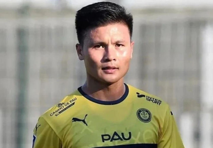 Đại diện Quang Hải hết kiên nhẫn, gặp lãnh đạo Pau FC - 1