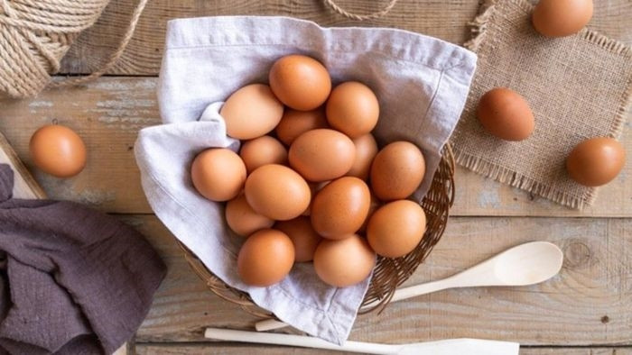 Trứng: Nhiều vận động viên, người tập thể hình sẽ sử dụng trứng như một thực phẩm giúp tăng cân. Bạn nên ăn ít nhất 1 quả trứng mỗi ngày để đạt được mức cân nặng mong muốn. Ảnh minh họa