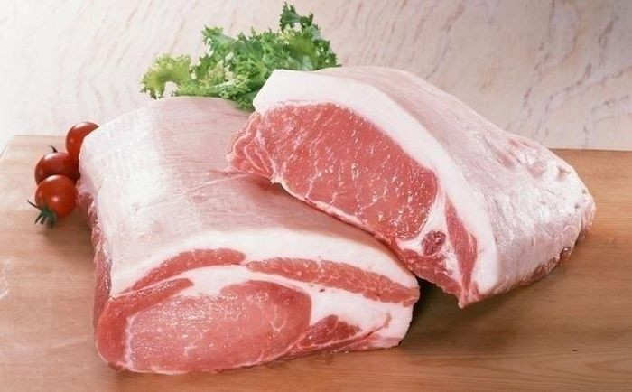 Thịt sạch là thịt không nuôi cám tăng trọng, không tồn dư thuốc và các hóa chất.