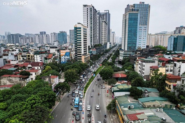 Sáng nay (4/5), các cơ quan nhà nước, doanh nghiệp, trường học hoạt động trở lại sau kỳ nghỉ lễ 30/4-1/5.