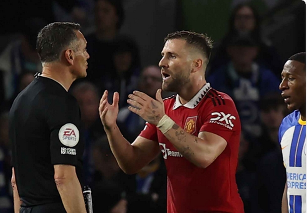 Manchester United thua Brighton, cuoc dua top 4 ngay cang gay can hinh anh 2