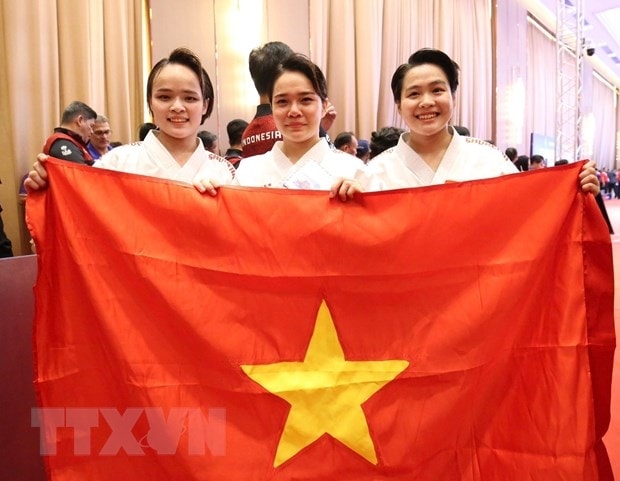 SEA Games 32: Karate mang ve 2 HCV cho Doan The thao Viet Nam hinh anh 1