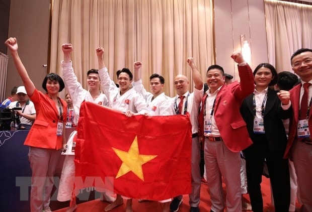 SEA Games 32: Karate mang ve 2 HCV cho Doan The thao Viet Nam hinh anh 2