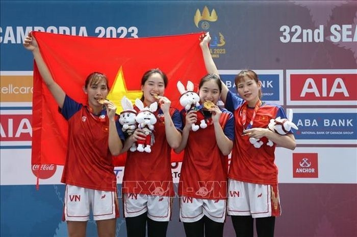 Đội tuyển bóng rổ nữ 3x3 xuất sắc đánh bại đội tuyển nữ Philippines trong trận chung kết, giành HCV bóng rổ đầu tiên trong lịch sử các kỳ SEA Games cho thể thao Việt Nam. Ảnh: Hoàng Linh/TTXVN