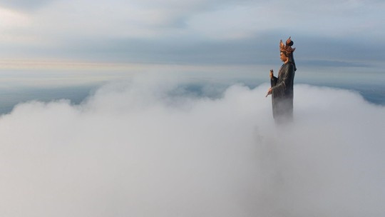 Núi Bà Đen tiếp tục xuất hiện “đĩa bay mây” khiến du khách thích thú - Ảnh 4.