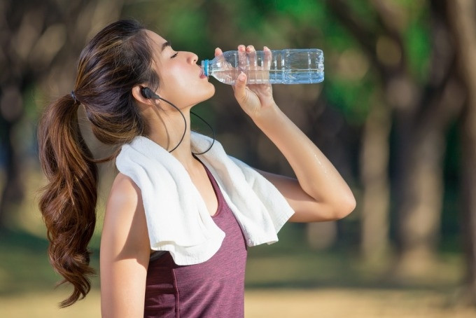 Lý do uống nhiều nước giúp giảm cân nhanh - Ảnh 3.