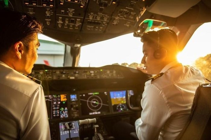  Tại Vietnam Airlines, mức tiền lương bình quân của phi công Việt Nam chỉ bằng 59% tiền lương của phi công nước ngoài. Ảnh: VNA. 