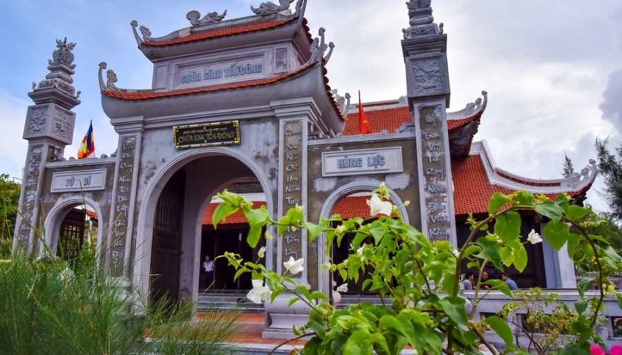 Exploring sacred sites on Truong Sa hinh anh 5
