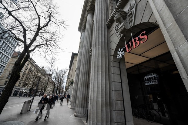 Ngan hang UBS hoan tat thuong vu thau tom Credit Suisse hinh anh 1