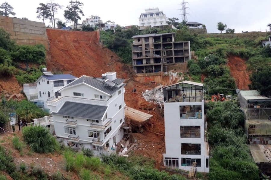 Hien truong vu sat lo kinh hoang tai Da Lat, vui lap nguoi va tai san hinh anh 5